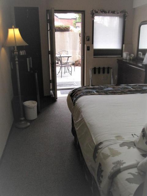 Bear Country Inn And Suites Mountain View Экстерьер фото