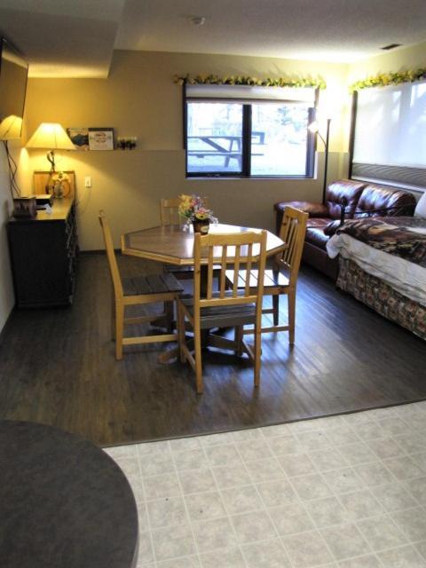 Bear Country Inn And Suites Mountain View Экстерьер фото